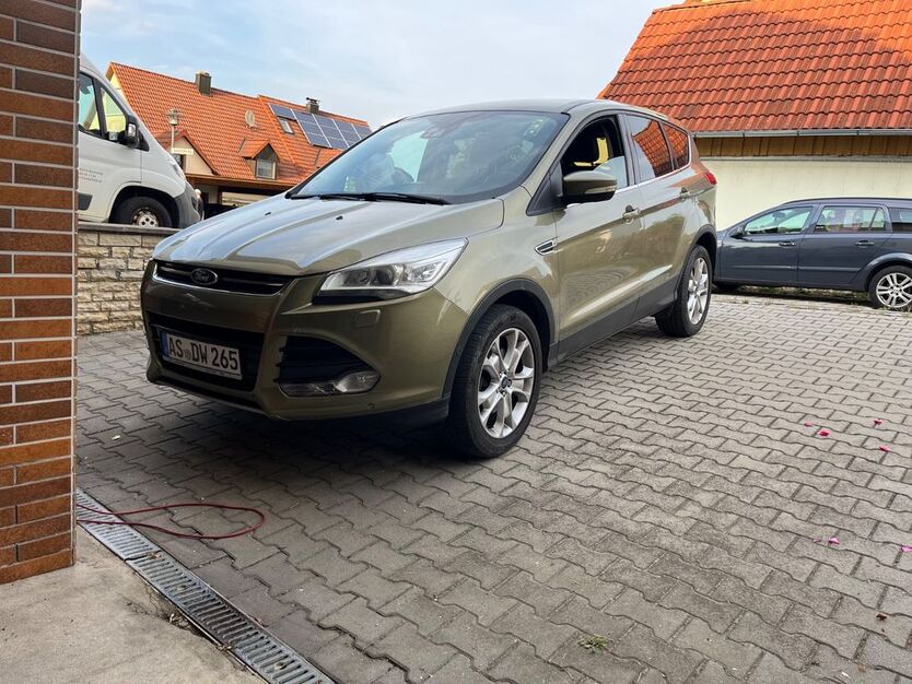 Ford Kuga 185.000 km 5.800 € Edelsfeld 92265