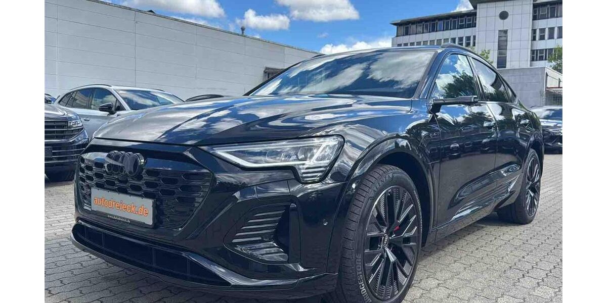 Audi Q8 e-tron 26.276 km 54.950 &euro; Hamburg 22047