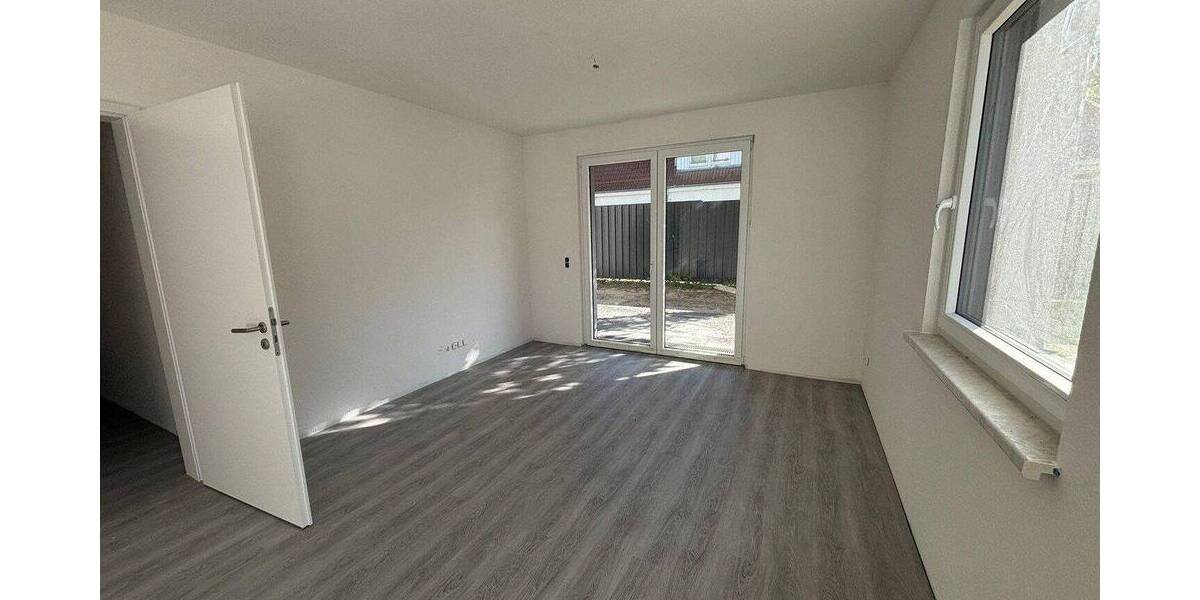 Mehrfamilienhaus, Wohnhaus Stralsund Andershof - 3 Zimmer, 84 m&sup2;, 506&euro; | Angebot:26804259