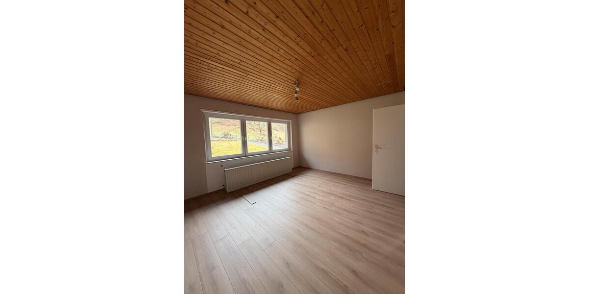 Etagenwohnung Poppenhausen (Wasserkuppe) - 1 Zimmer, 65 m&sup2;, 600&euro; | Angebot:26042006