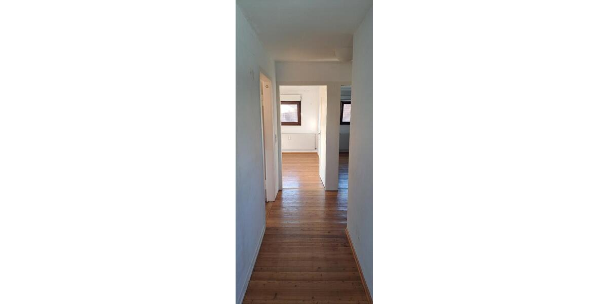 Etagenwohnung Brackenheim - 3 Zimmer, 85 m&sup2;, 700&euro; | Angebot:26222431