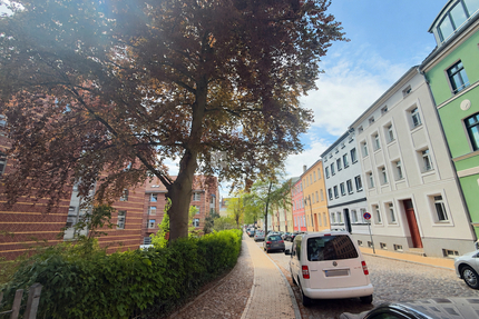 Innenstadtlage für Praktiker: helle 2-Zimmer-Dachgeschosswohnung mit Einbauküche, Duschbad, Keller - Wohnung Schwerin Feldstadt | Angebot:26866548