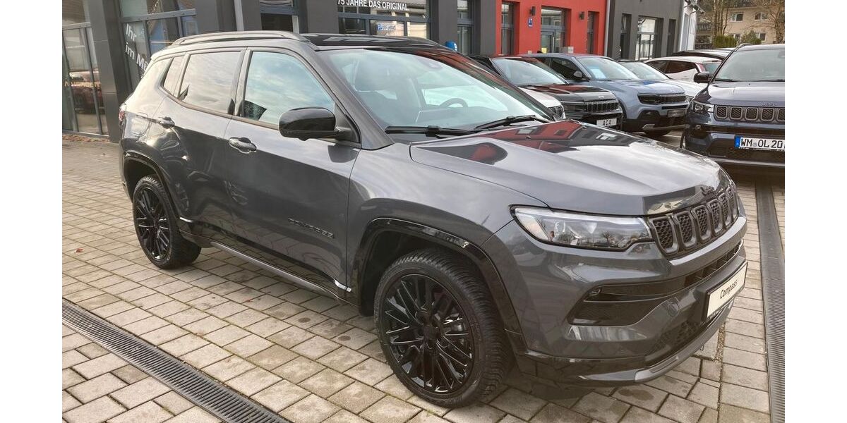 Jeep Compass 21.300 km 24.700 &euro; Ismaning 85737