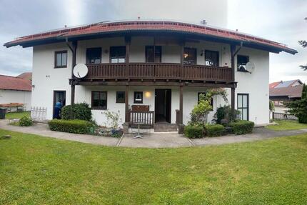 3 Zi-Obergeschoss-Appartement mit Balkon und Garagenstellplatz zimmer