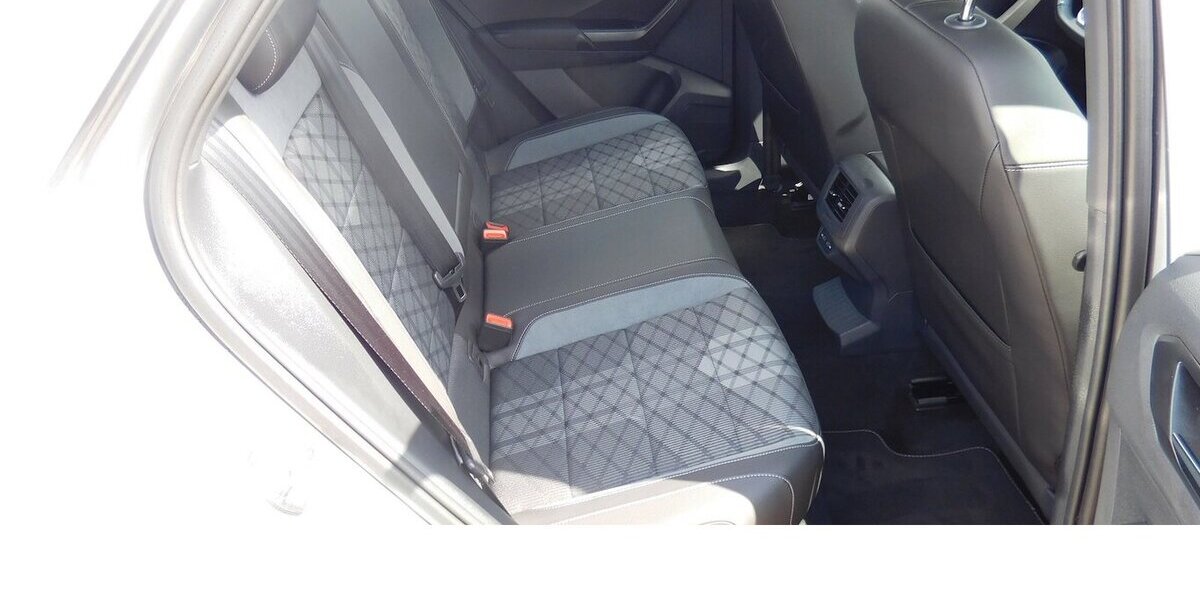 VW T-Roc 1.0 R-Line TSI BMT Navi Klima 14.200 km 21.690 &euro; Vordorf 38533