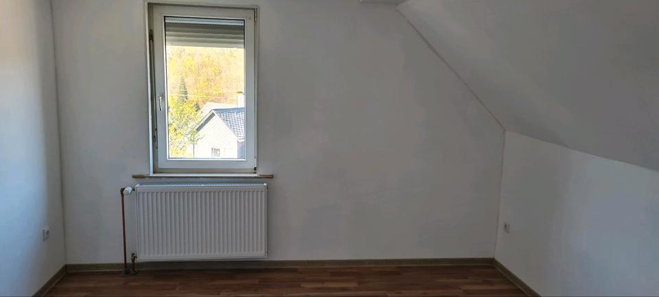 Dachgeschoßwohnung Siegen Eiserfeld - 2 Zimmer, 44 m&sup2;, 430&euro; | Angebot:26310426