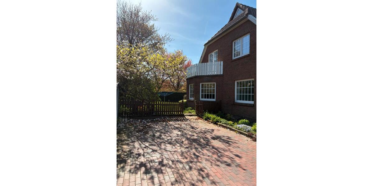 Dachgeschoßwohnung Zetel - 3 Zimmer, 80 m&sup2;, 620&euro; | Angebot:26322898