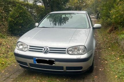 VW Golf 181.000 km 2.200 € Wahlstedt 23812