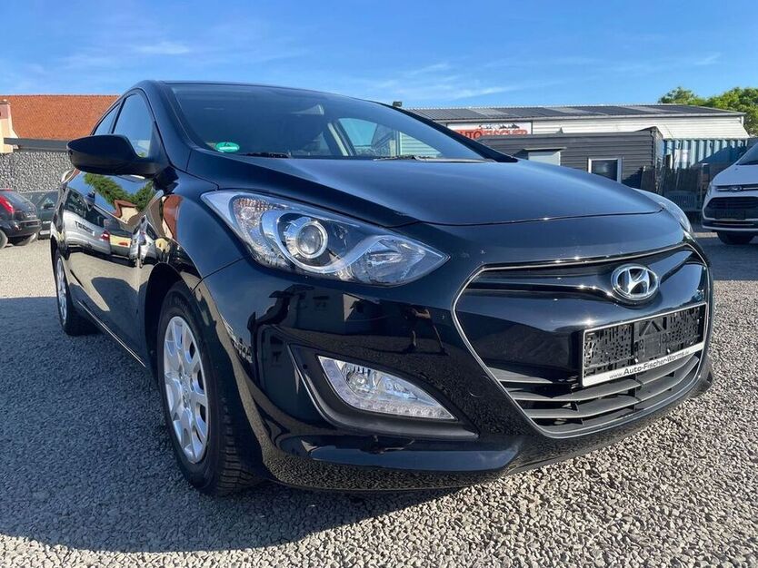 i30