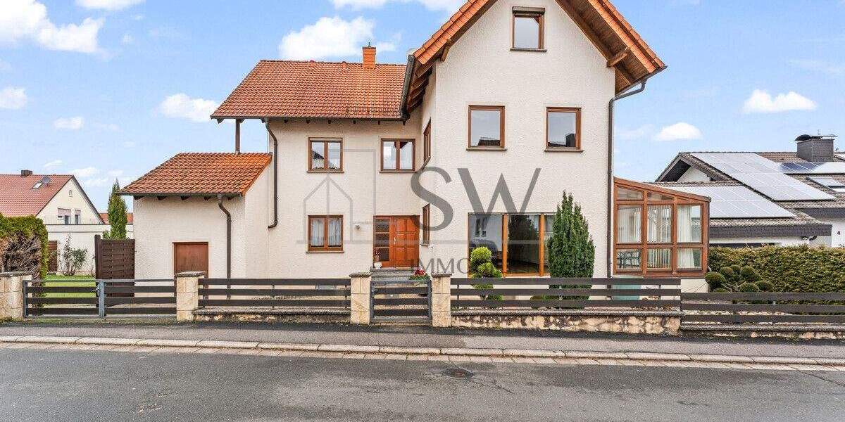 Einfamilienhaus Burgebrach - 9 Zimmer, 227 m&sup2;, 499.000&euro; | Angebot:25400594