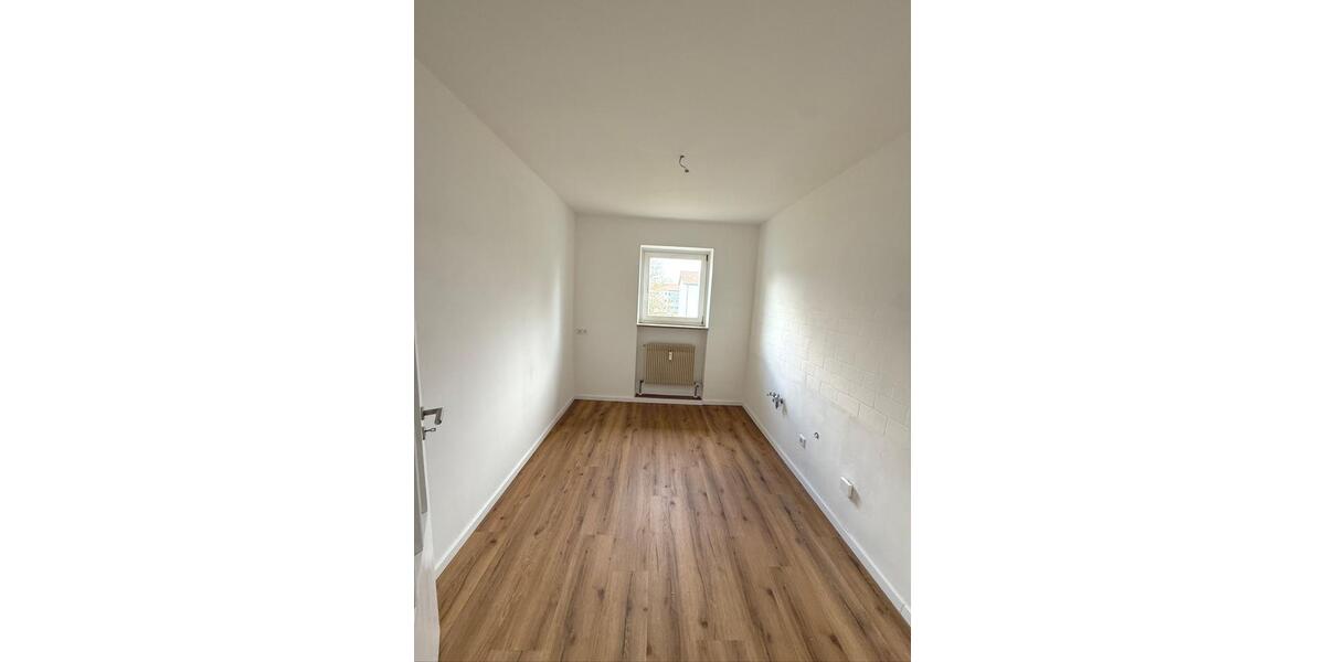 Etagenwohnung Amberg - 3 Zimmer, 90 m&sup2;, 945&euro; | Angebot:25127356