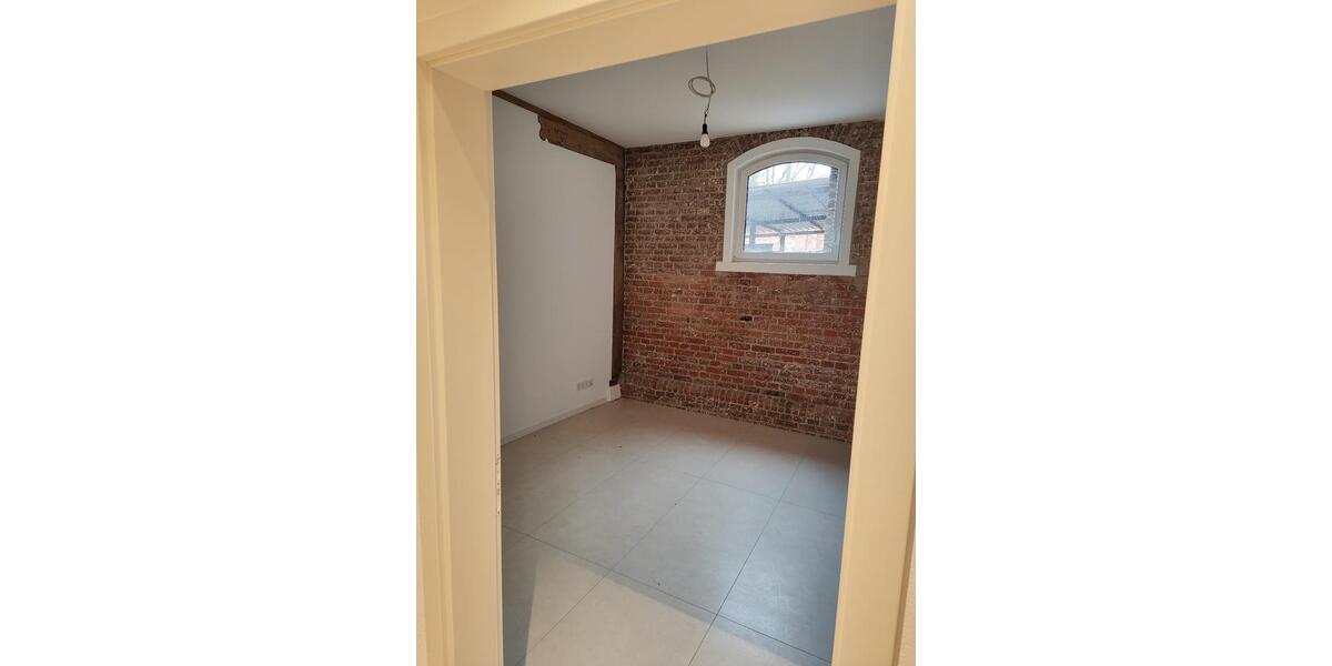 Erdgeschoßwohnung Güstrow - 5 Zimmer, 140 m&sup2;, 1.400&euro; | Angebot:26381991