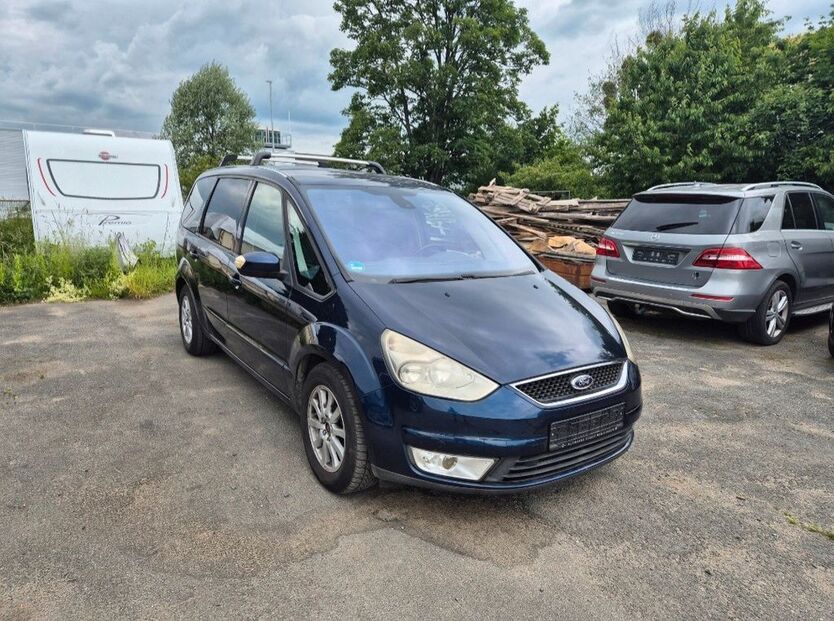 Ford Galaxy 257.000 km 2.700 € Pirna 01796