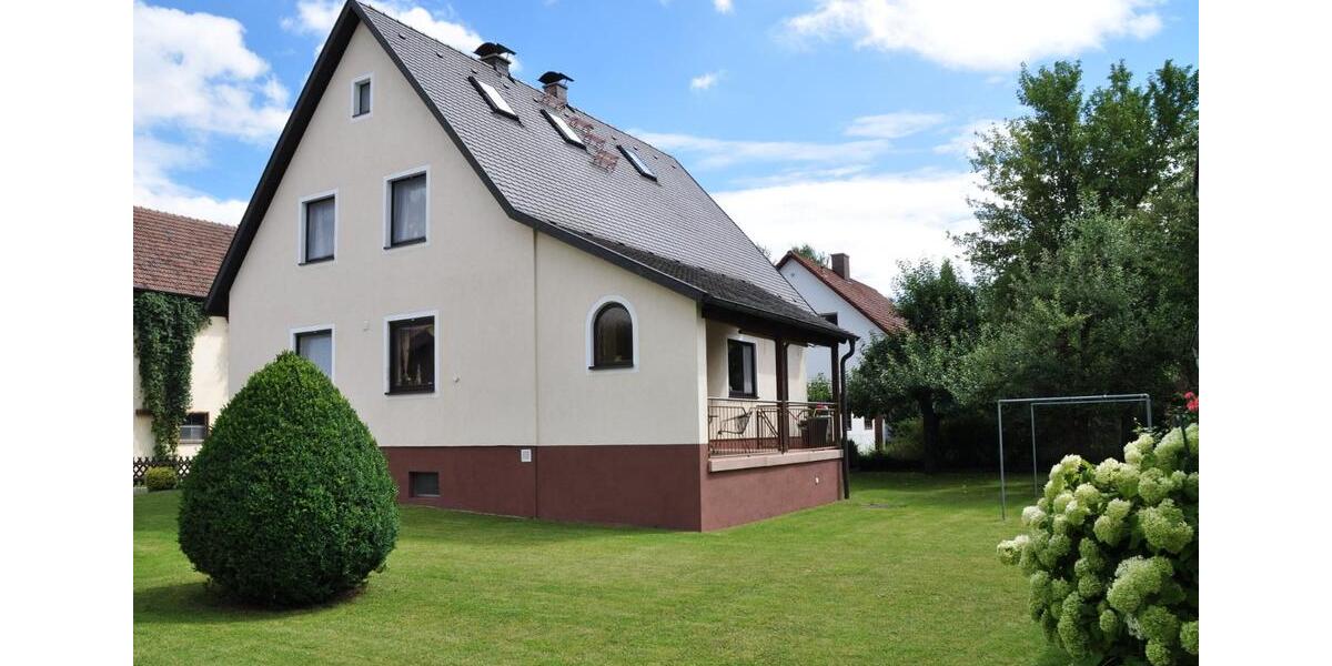 Wunderschönes, renoviertes Einfamilienhaus in Stadtrandlage 7 zimmer
