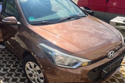 Hyundai i20 99.439 km 6.990 &euro; Lahnstein 56112