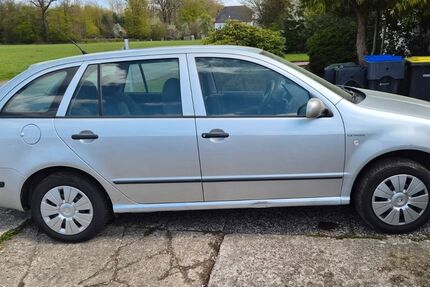 Skoda Fabia 186.600 km 2.499 &euro; Lage 32791