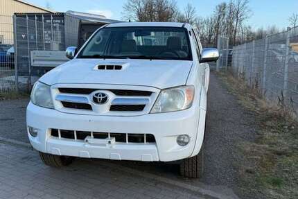 Toyota Hilux 329.000 km 12.990 &euro; Salzhausen 21376