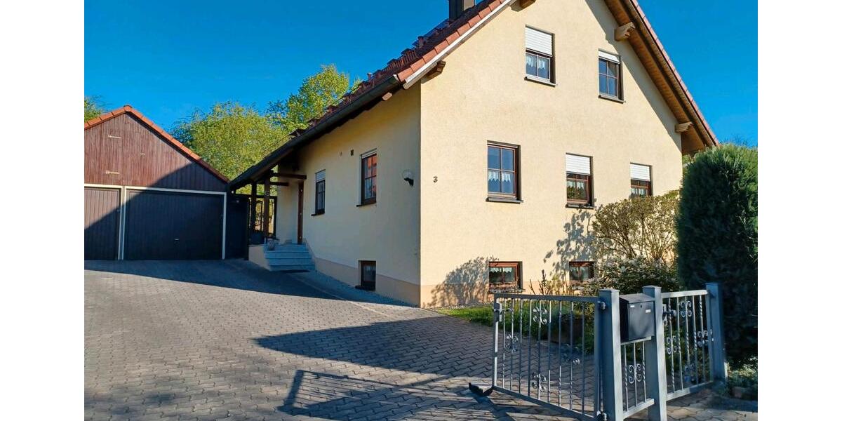 Einfamilienhaus Bad Berneck im Fichtelgebirge - 7 Zimmer, 176 m&sup2;, 498.000&euro; | Angebot:26904802