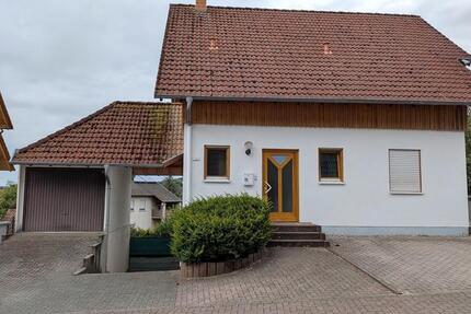 Haus Steinwenden - 9 Zimmer, 225 m&sup2;, 425.000&euro; | Angebot:27254521