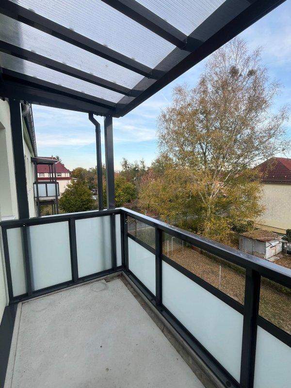 Helle 2-Zimmer-Wohnung mit Balkon in ruhiger Lage zimmer