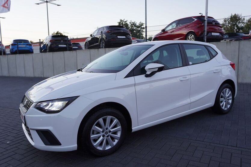 Seat Ibiza 18.599 km 16.490 € Berlin 12683