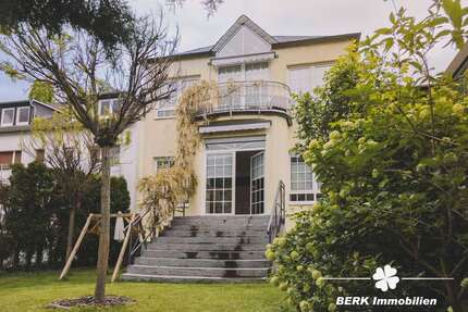 Haus zum Kaufen in Hanau 998.000 € 340.11 m² 10 zimmer