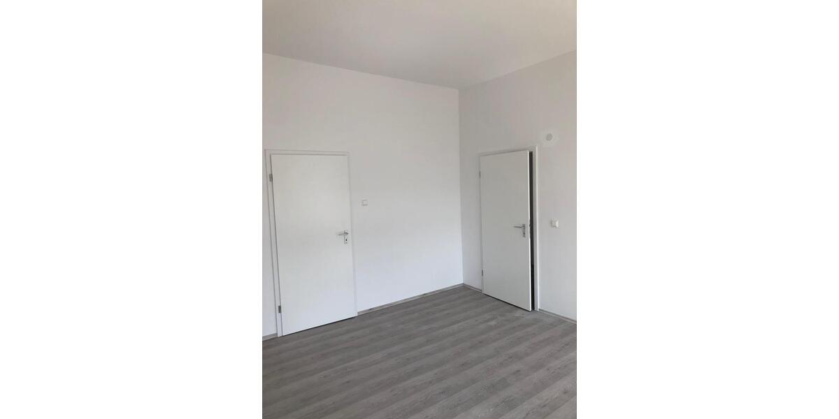 Etagenwohnung Zwickau - 4 Zimmer, 95 m&sup2;, 675&euro; | Angebot:25052648