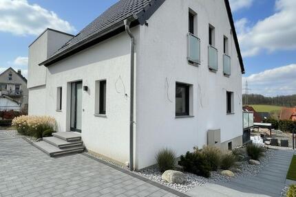 Haus Hemer - 5 Zimmer, 160 m&sup2;, 1.600&euro; | Angebot:26313894