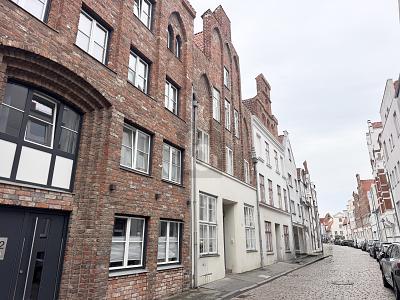 ALTBAUUNIKAT IM ROHBAU - INDIVIDUELL GESTALTBAR - Dachgeschoßwohnung Lübeck Innenstadt | Angebot:27321444