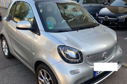 Smart ForTwo 128.000 km 7.400 € Stuttgart 70182