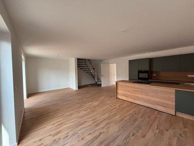 Reihenhaus Norderstedt Garstedt - 5 Zimmer, 129 m&sup2;, 2.300&euro; | Angebot:26347821
