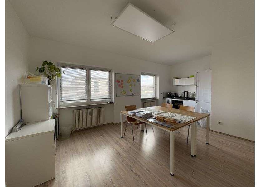 Büro in Rosenheim 1.400 € 126 m²
