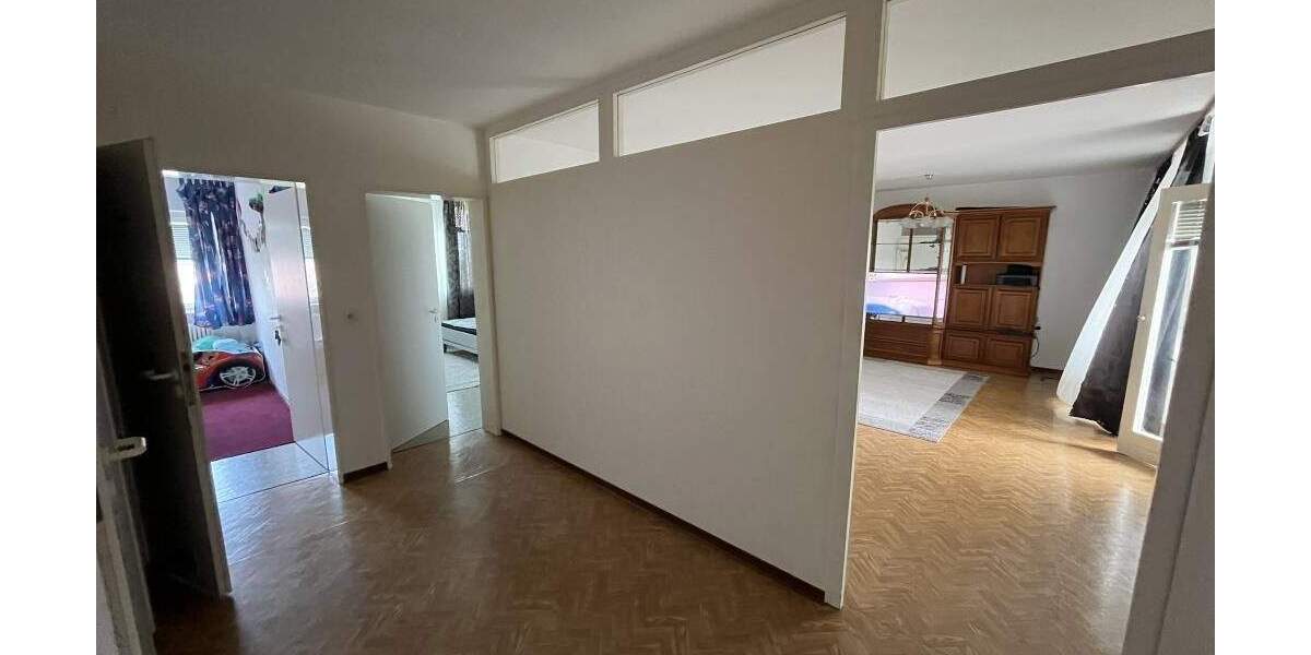 Vermietete ETW mit attraktiver Raumaufteilung und PKW-Stellplatz zu verkaufen 3 zimmer