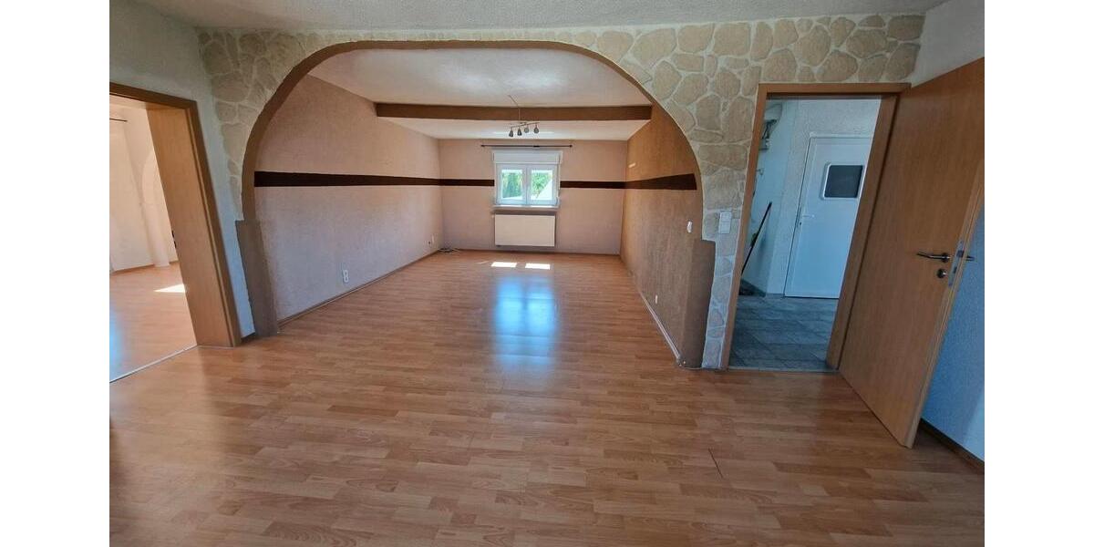 Etagenwohnung Bretten - 4 Zimmer, 95 m&sup2;, 950&euro; | Angebot:26677331