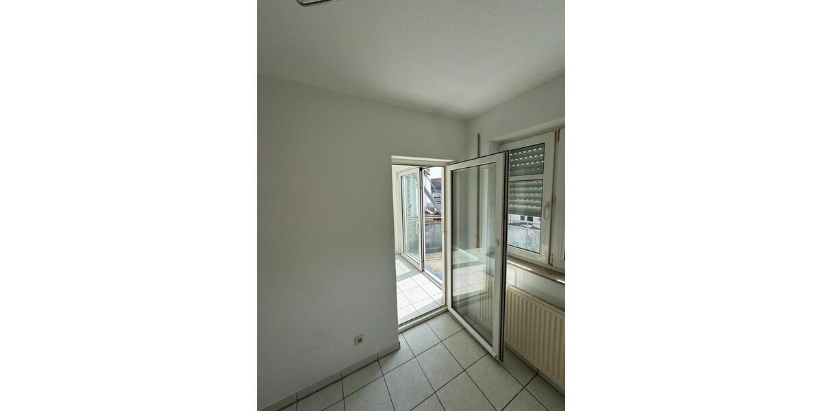 Etagenwohnung Rielasingen-Worblingen Worblingen - 3.5 Zimmer, 90 m&sup2;, 310.000&euro; | Angebot:26048611