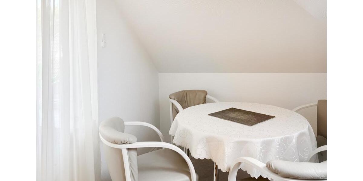 Dachgeschoßwohnung Wilhelmshaven Heppens - 4 Zimmer, 170 m&sup2;, 1.500&euro; | Angebot:22113522