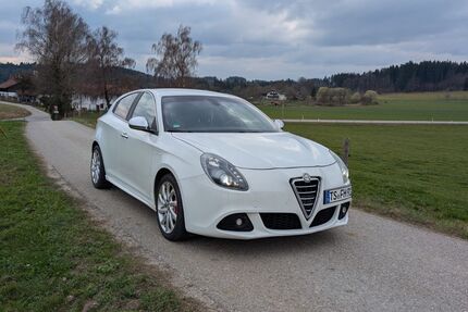 Alfa Romeo Giulietta 150.500 km 6.200 &euro; Taching a. See 83373