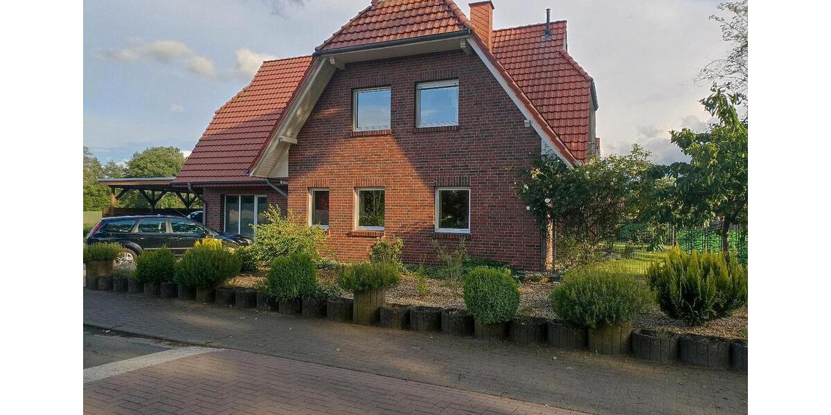 Einfamilienhaus Lindern (Oldenburg) - 8 Zimmer, 260 m&sup2;, 429.000&euro; | Angebot:26786463