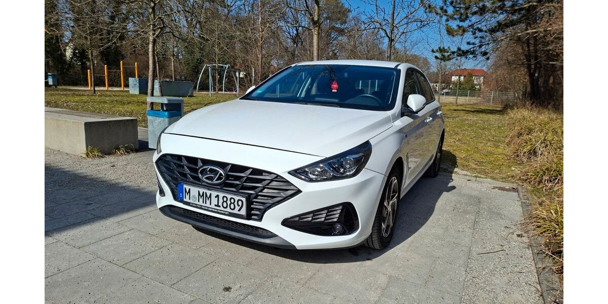 Hyundai i30 13.562 km 16.500 &euro; München 80935