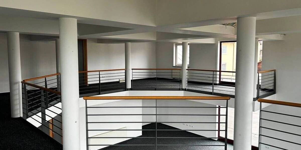 Gewerbeobjekt Haßfurt - 5 Zimmer, 382 m&sup2;, 2.300&euro; | Angebot:19440766