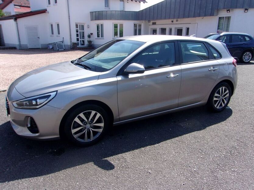 i30