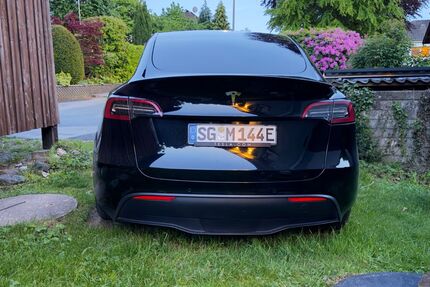Tesla Model Y 64.000 km 38.000 &euro; Solingen 42651