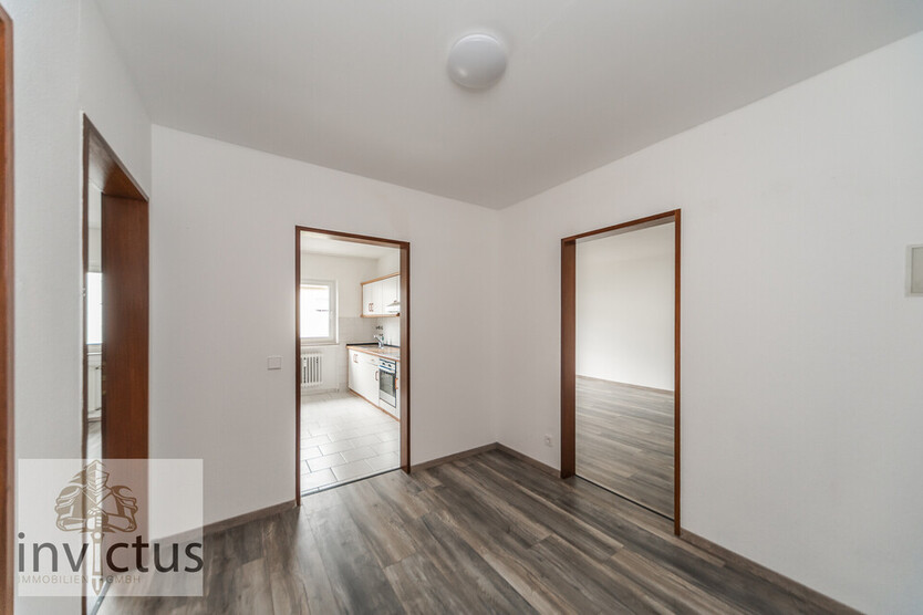 Zentrale Lage, helle Räume, solider Grundriss – attraktive und freie 2-Zimmer-Wohnung in Böckingen. 2 zimmer