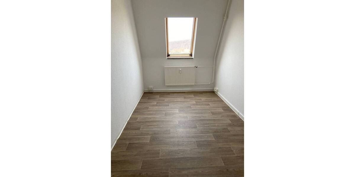 Etagenwohnung Gera Innenstadt - 4 Zimmer, 76 m&sup2;, 425&euro; | Angebot:26916693