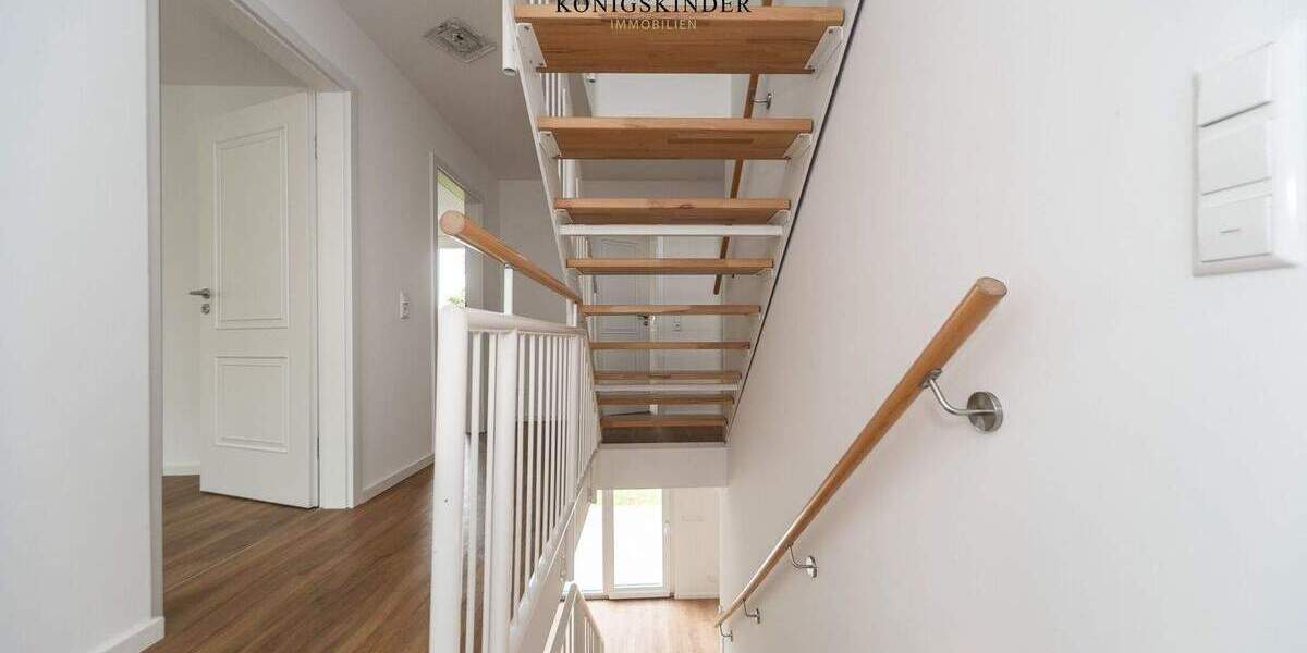 Doppelhaushälfte Stuttgart Zuffenhausen - 8 Zimmer, 154 m&sup2;, 945.000&euro; | Angebot:24709813