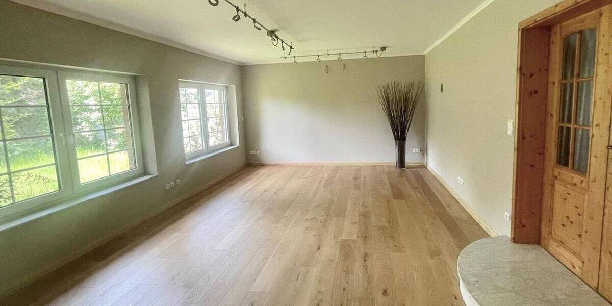 Einfamilienhaus Reinfeld - 7 Zimmer, 250 m&sup2;, 525.000&euro; | Angebot:26790523