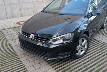 VW Golf 144.000 km 11.999 &euro; Malsch-Völkersbach 76316