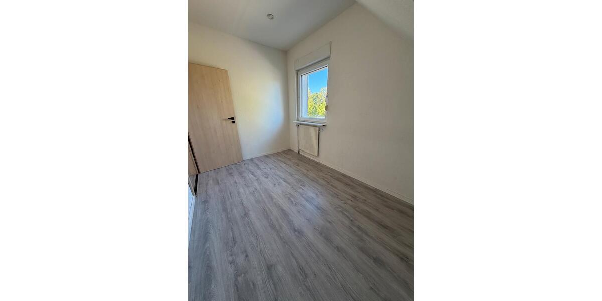 Dachgeschoßwohnung Cloppenburg - 5 Zimmer, 105 m&sup2;, 1.200&euro; | Angebot:26409056