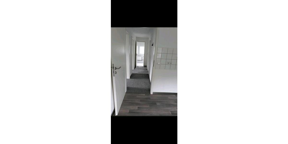 Dachgeschoßwohnung Hennef (Sieg) - 3 Zimmer, 75 m&sup2;, 800&euro; | Angebot:25382879