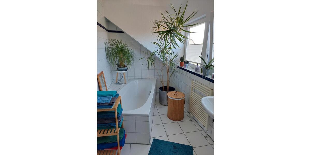Dachgeschoßwohnung Wiefelstede - 3 Zimmer, 80 m&sup2;, 750&euro; | Angebot:26418574
